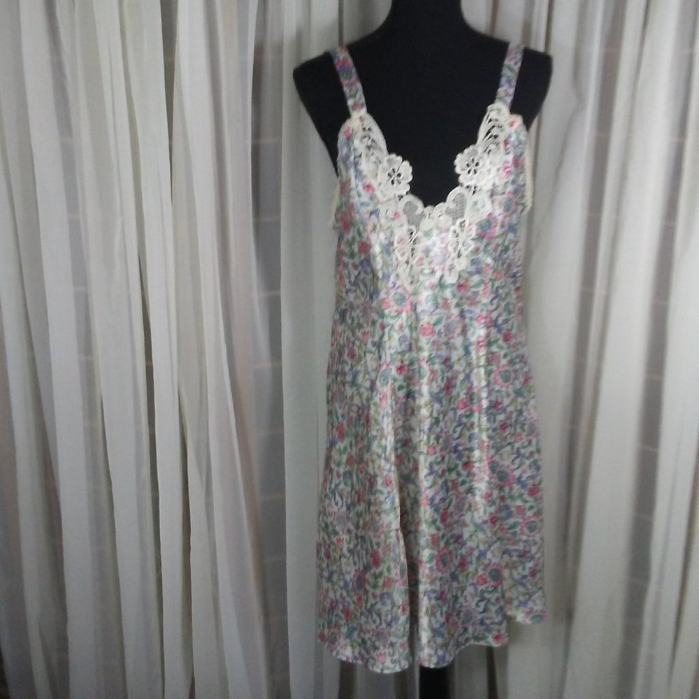 Vintage Delicates Floral Nightgown